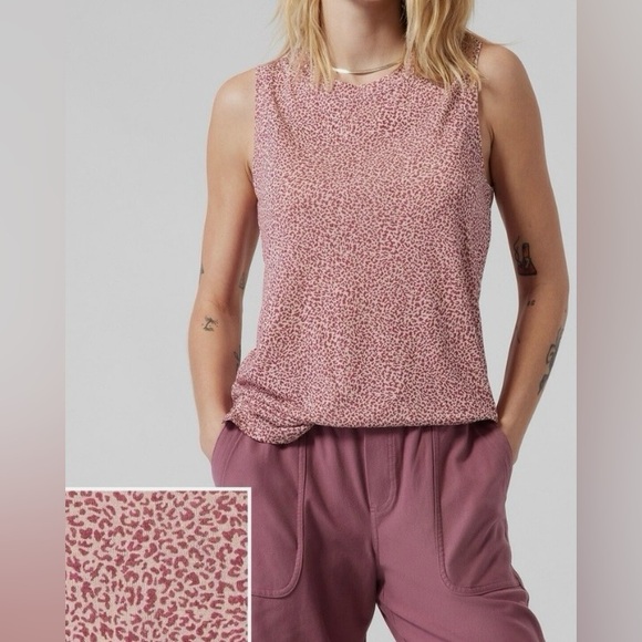 Athleta Tops - Athleta Breezy Top in Cheetah Print